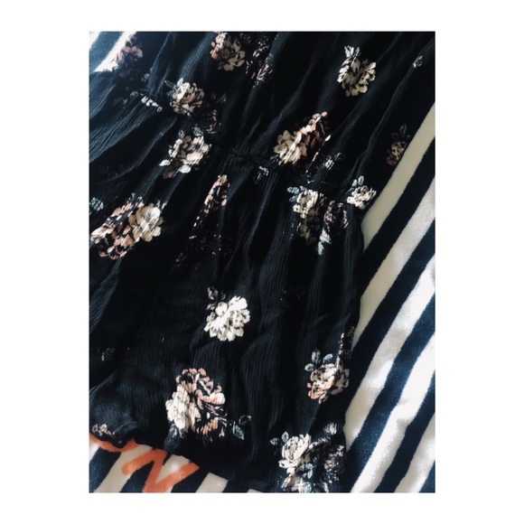 🎀 Kendall&Kylie Floral Romper 💋 - Picture 6 of 7